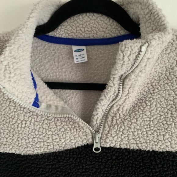 Old Navy Sweater Boys XL - Picture 3 of 8